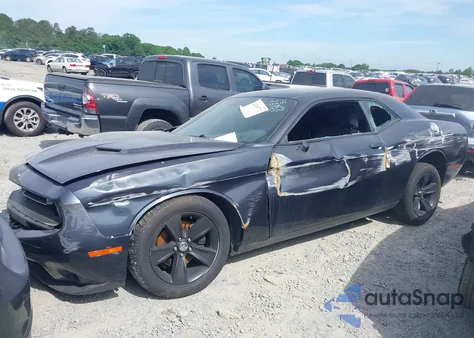 2017 Dodge Challenger Sxt z USA, uszkodzony, nr VIN 2C3CDZAG9HH550245